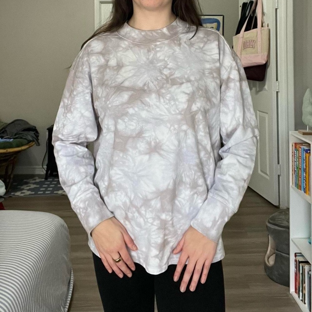 White and gray tie-dye crewneck athleisure crewneck sweatshirt